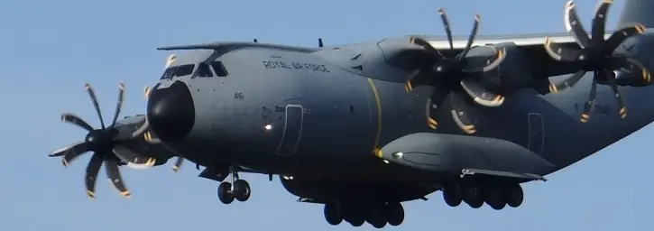 royal air force atlas c.1 (a400m) on final approach